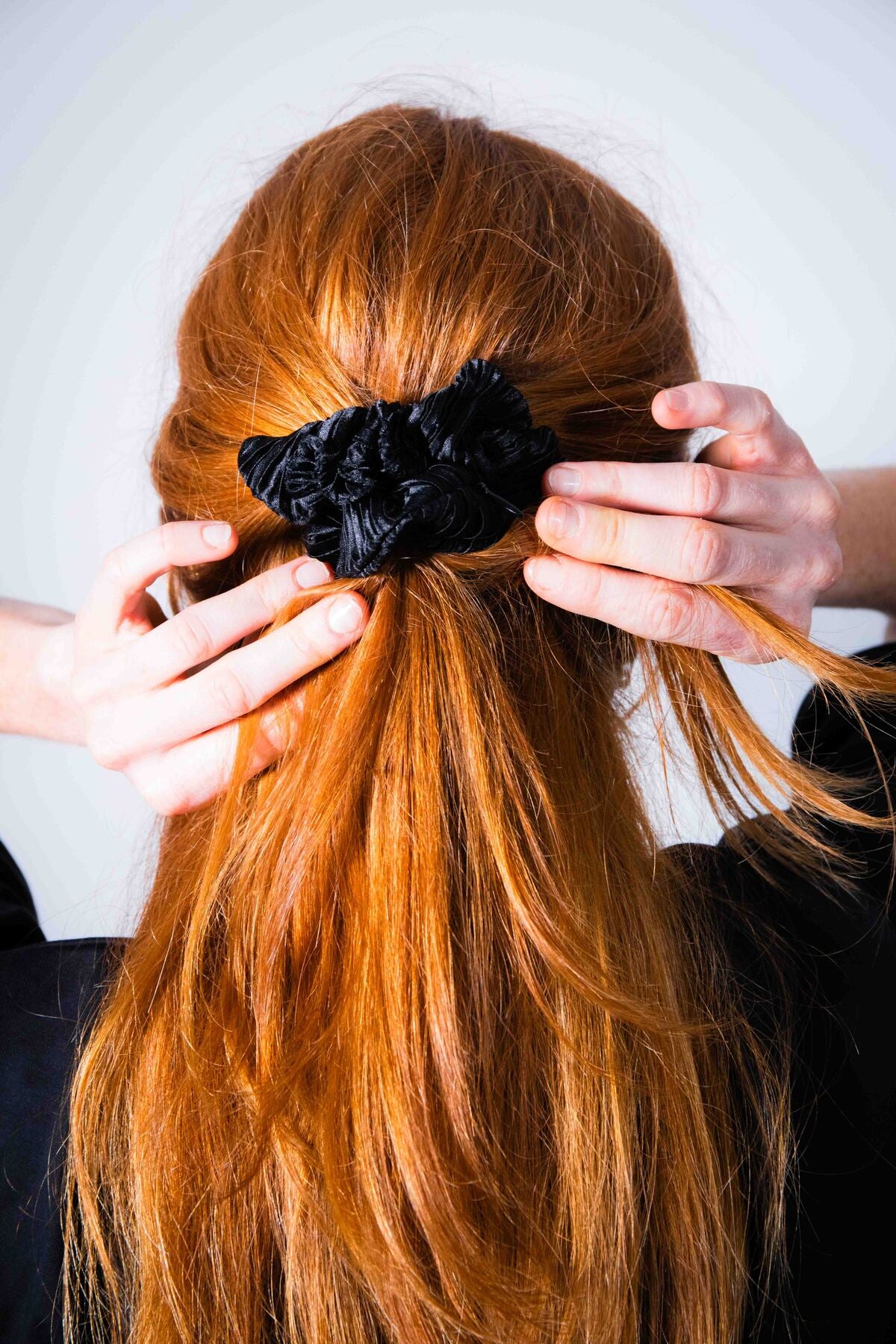PLEATED BAO SCRUNCHIE