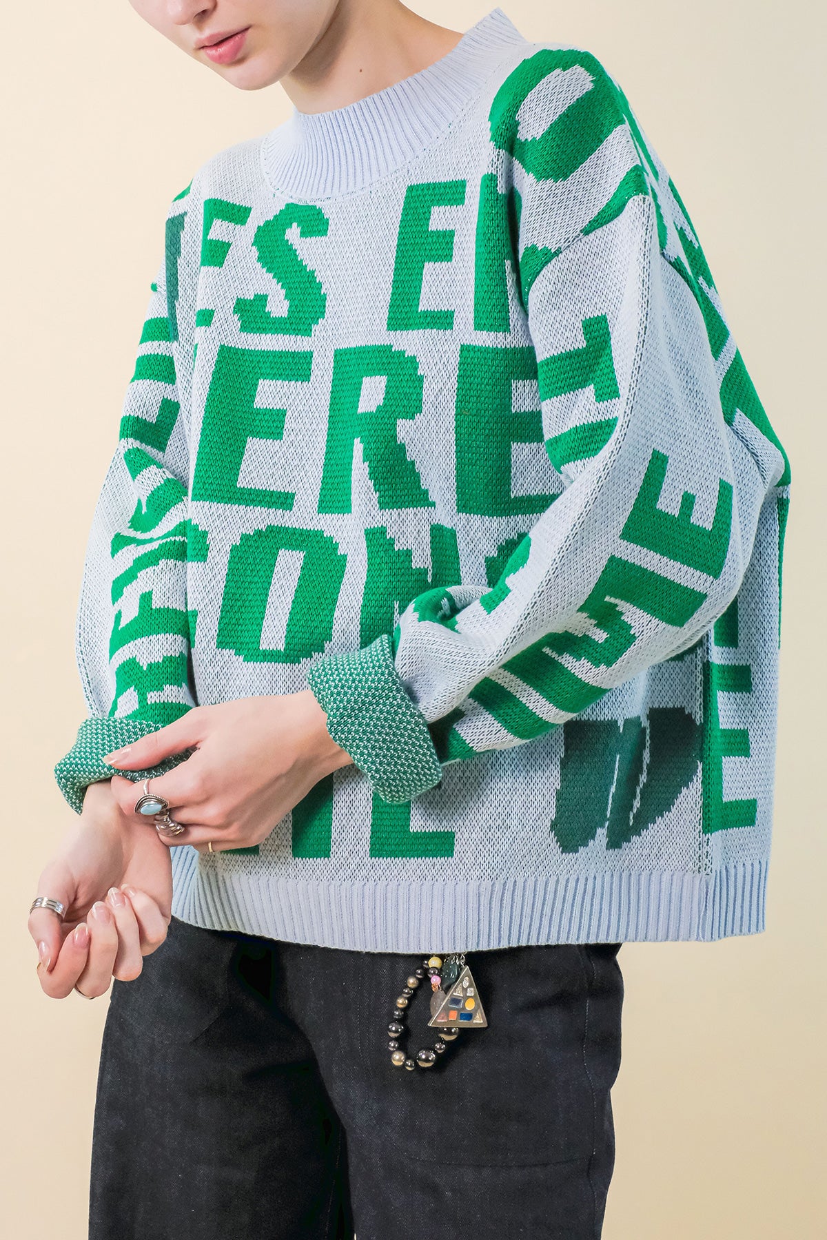 BLACK & WHITE KNOWLEDGE SWEATER