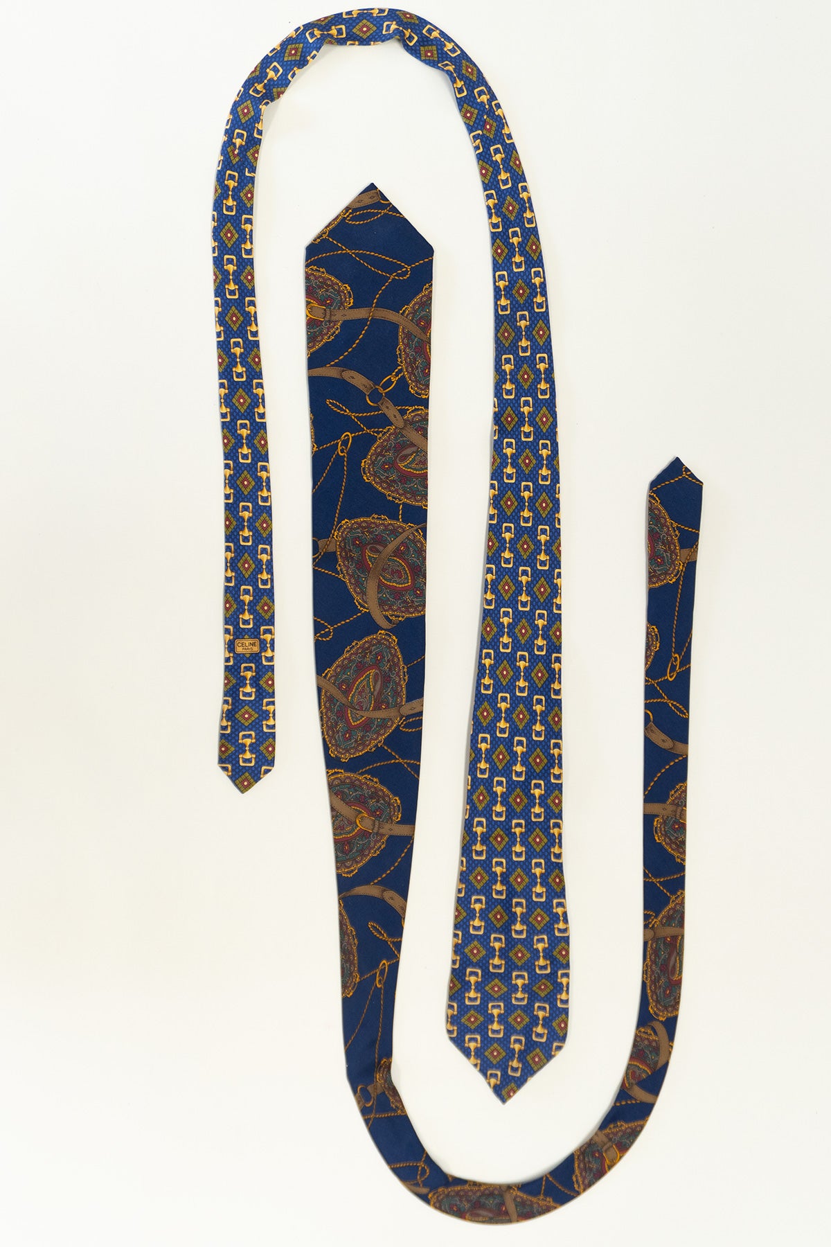 CRAVATE 'DOUBLE STANDARD'