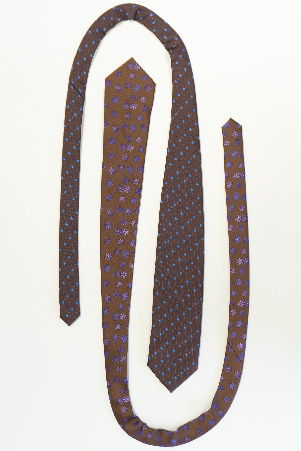 CRAVATE 'DOUBLE STANDARD'