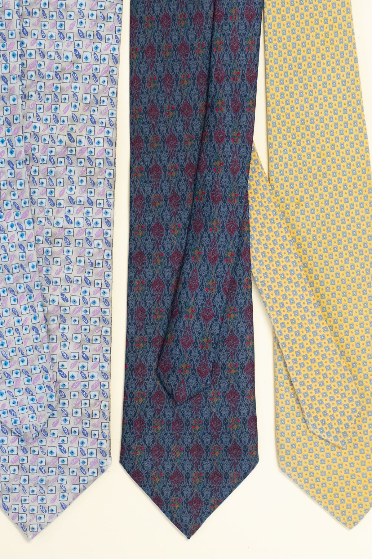 CRAVATE 'DETAIL NON CONTRACTUEL'