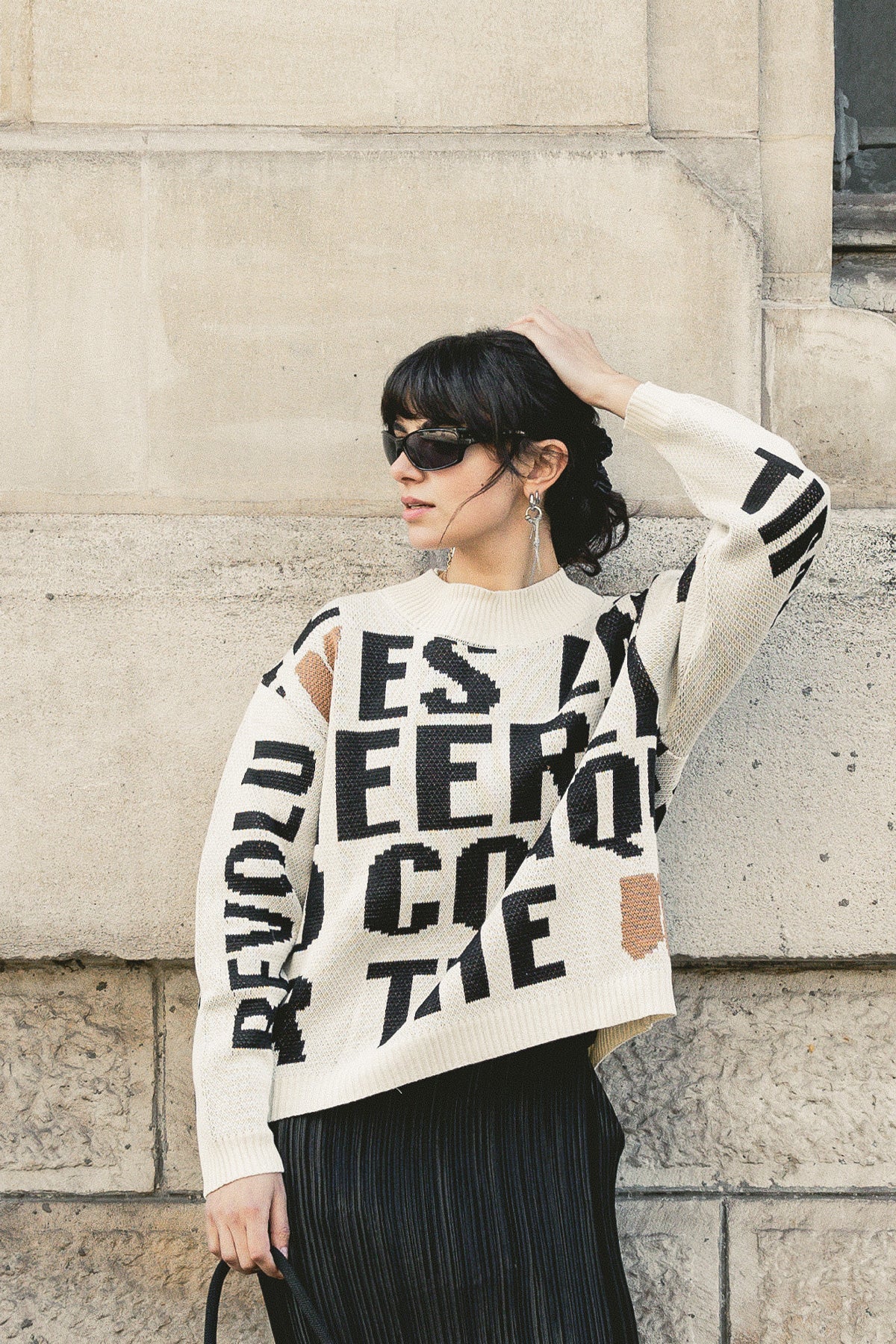 BLACK & WHITE KNOWLEDGE SWEATER